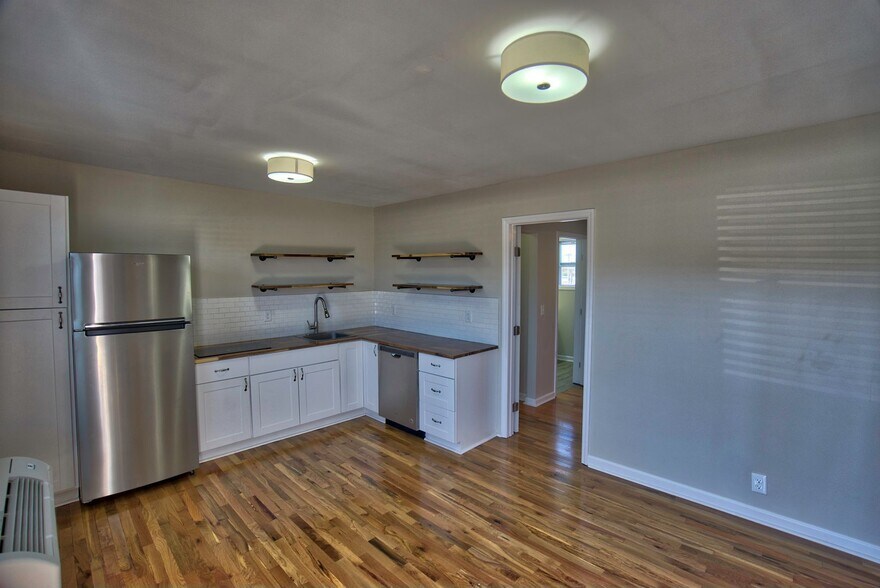 Interior Photo - Alabama Ave