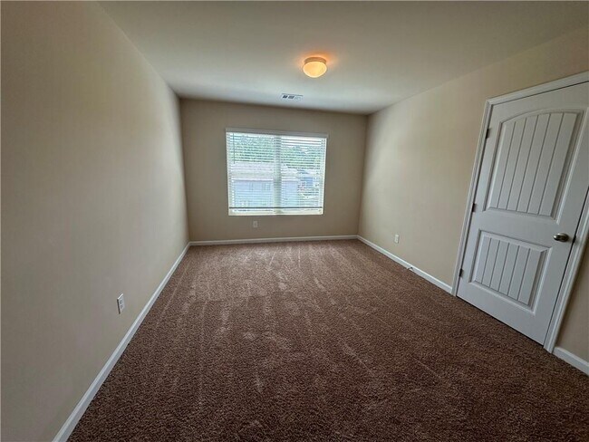 Building Photo - 20 Dandelion Ct