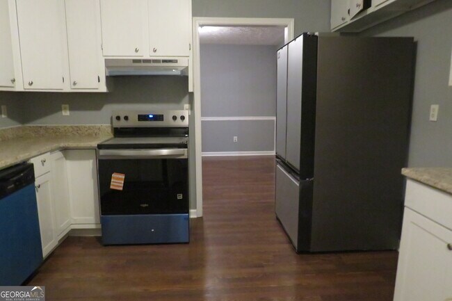 Building Photo - 1105 Hampton Rd