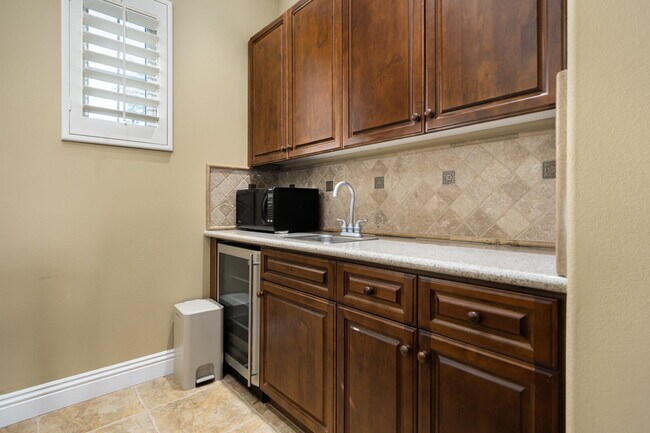 Building Photo - 56985 Village Dr