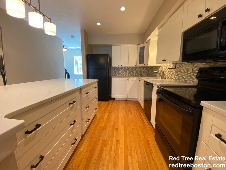 Building Photo - 1402 Lagrange St