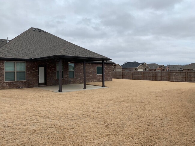 Building Photo - 1513 Crestwood Hills Ln