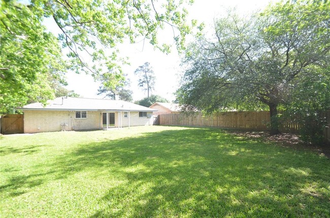Building Photo - 2618 Foliage Green Dr
