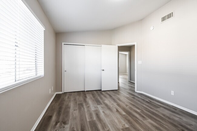 Building Photo - 24226 N 40th Ln