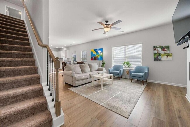 Building Photo - 925 Lakehaven Ln