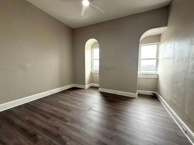 Building Photo - 241 N Queen St