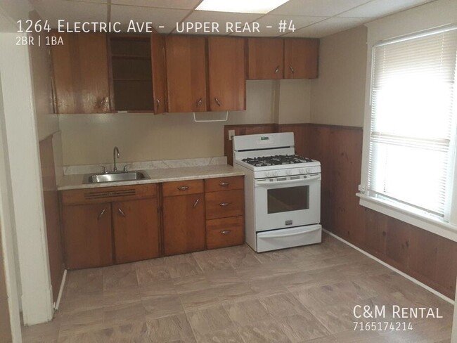 Building Photo - Nice 2 Bedroom - Upper Apartment