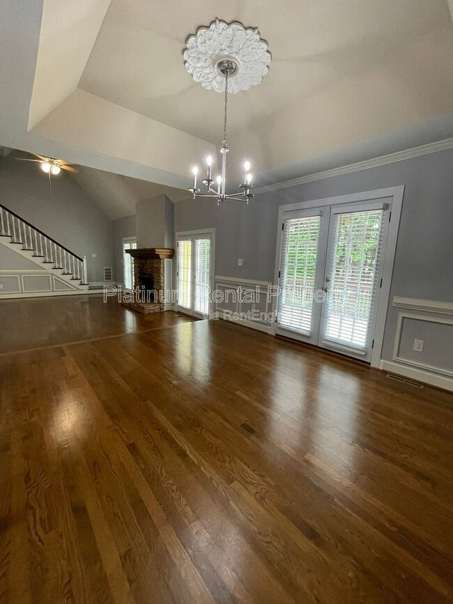 Building Photo - 4204 N Mountain Rd NE