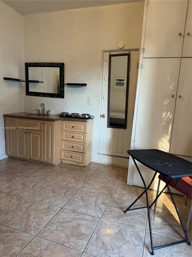 Building Photo - 1822 Cleveland St