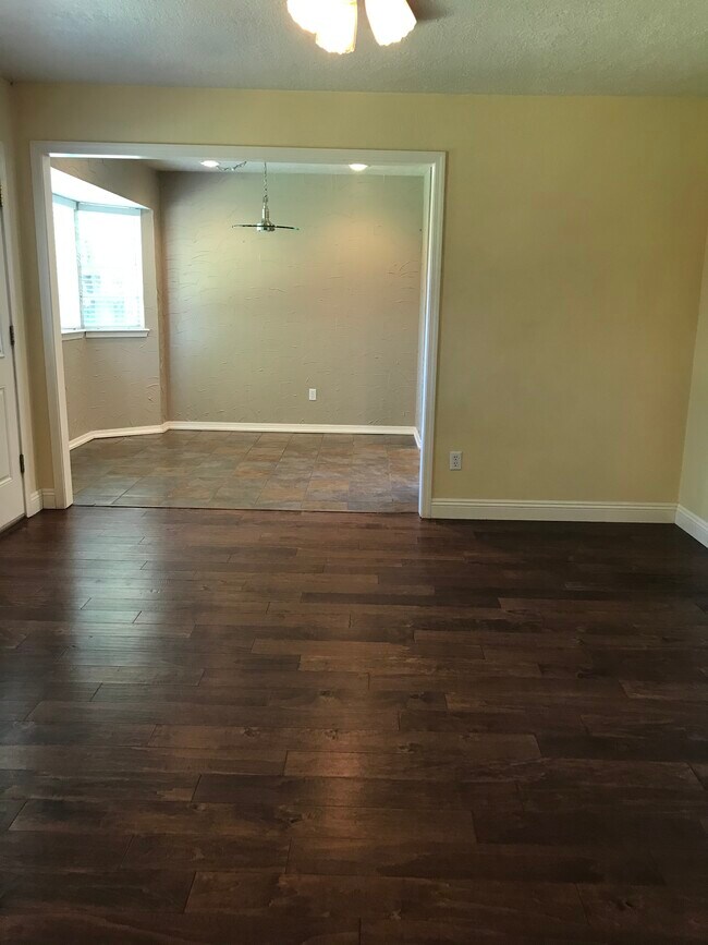 Building Photo - 2349 Houston Avenue