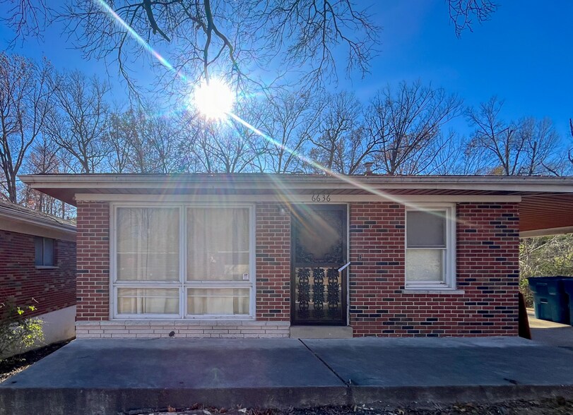Building Photo - 6636 Kenwood Dr