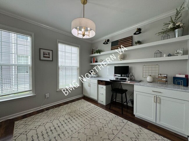 Building Photo - 8930 Kingbird Ct
