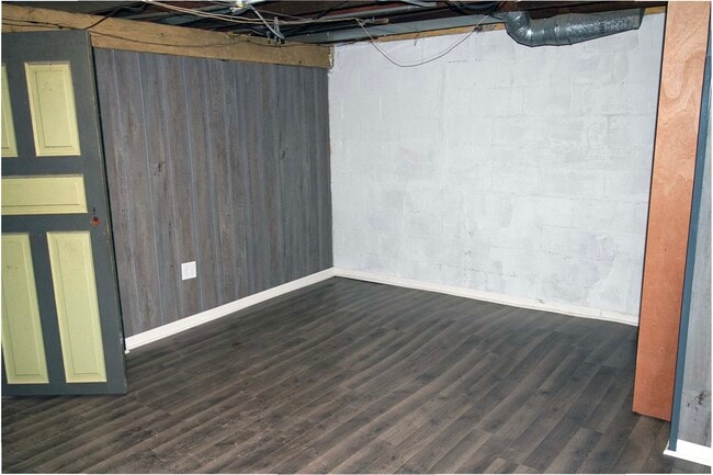 Building Photo - 510 N Raynor Ave