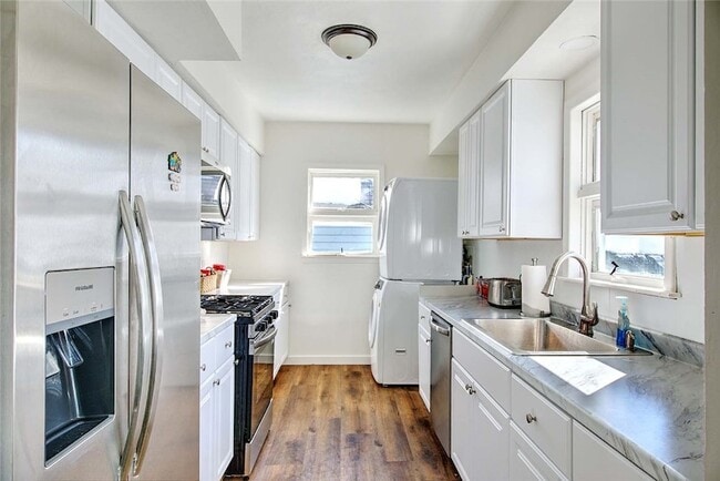 Building Photo - 68 Division St