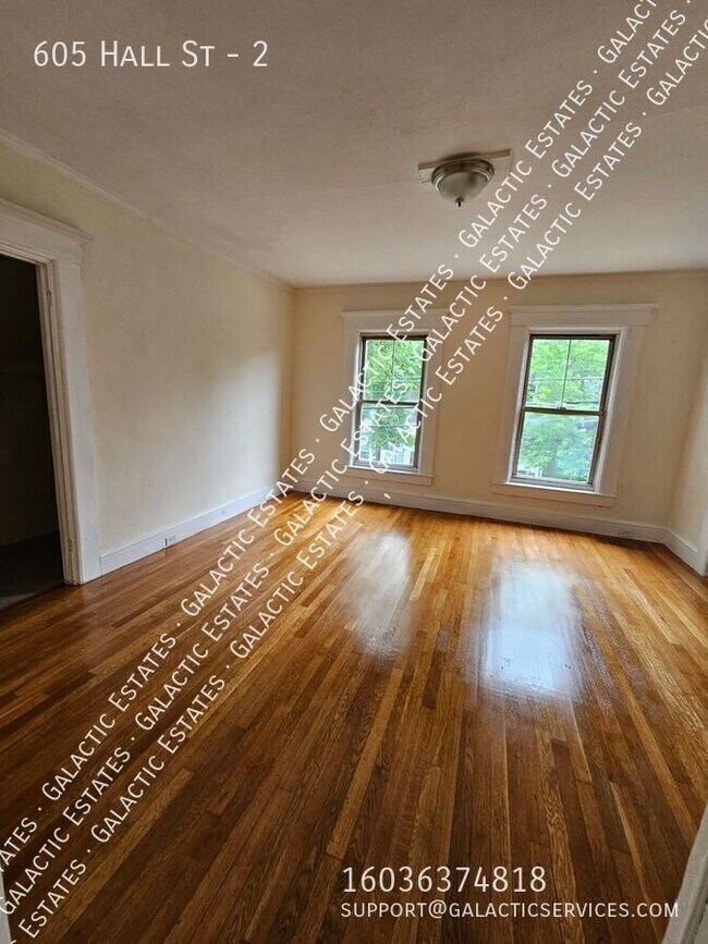 Building Photo - 605 Hall St