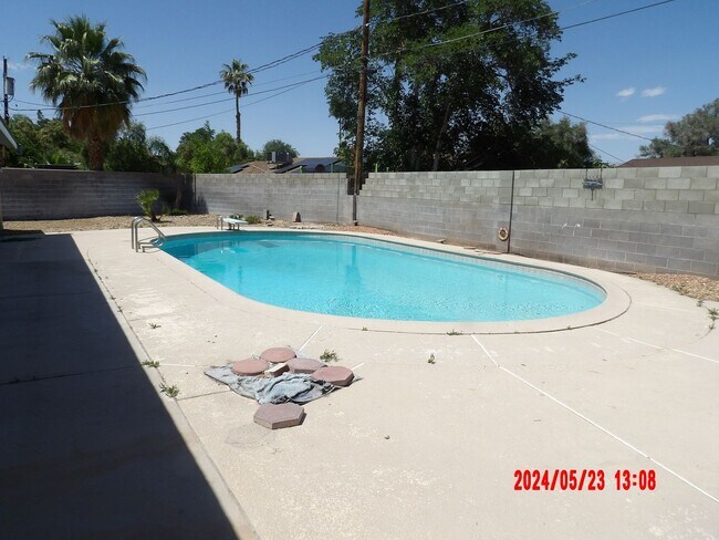 Building Photo - 4240 Gaye Ln