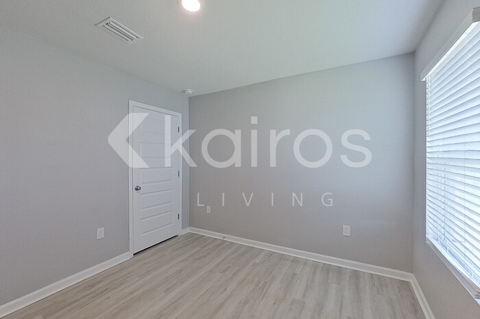 Building Photo - 4624 Malay Cir