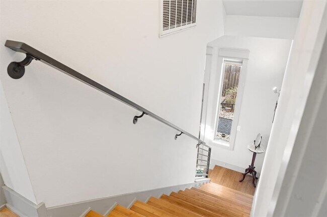 Building Photo - 5007 Delores Ave