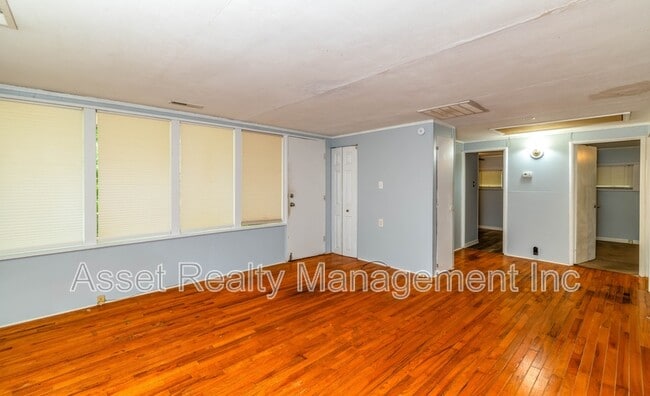 Building Photo - 126 Wellington Cir