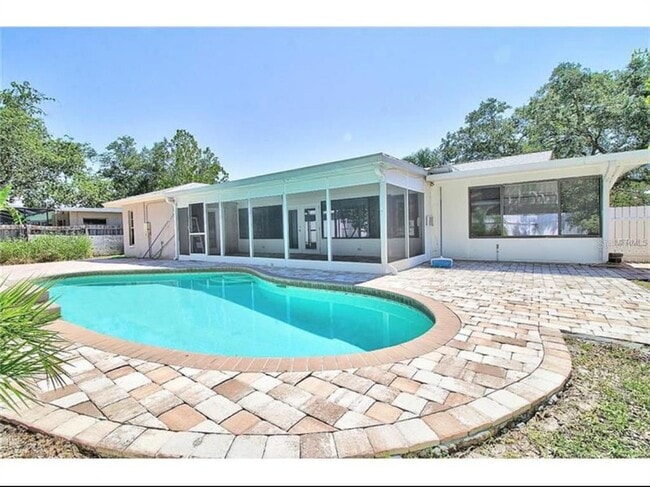 Building Photo - 2097 Swan Ln