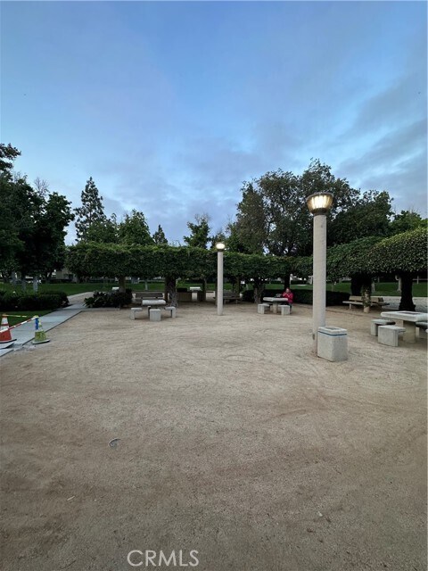 Building Photo - 35 Smokestone