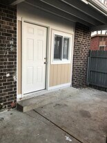 Building Photo - 8325 Grandview Ln