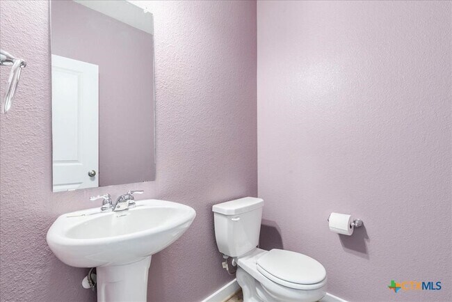 Building Photo - 496 Fieldwood Dr