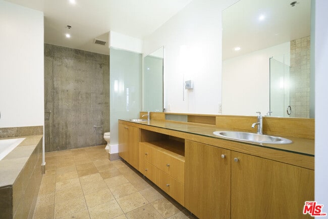 Building Photo - 1111 S Grand Ave