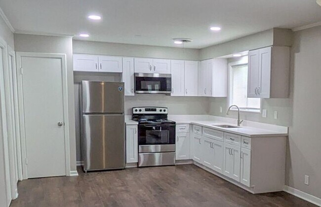 Building Photo - 2331 Coronado Pl