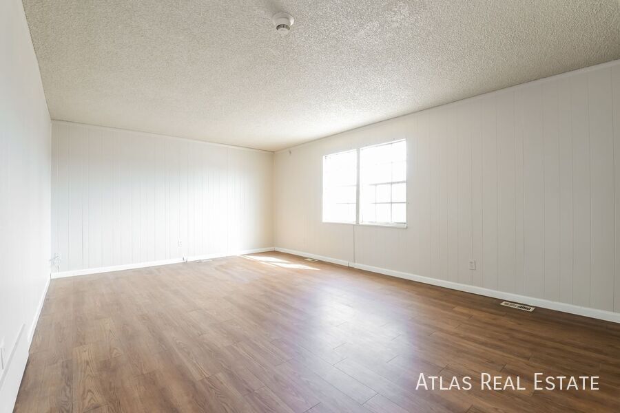 Building Photo - 5533 Xanadu St