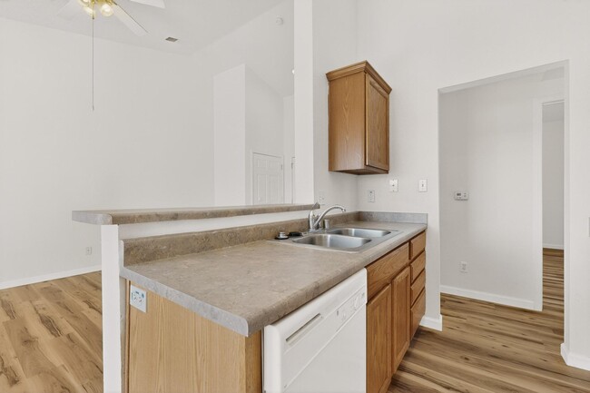 Building Photo - 4200 Ridgeway Ct