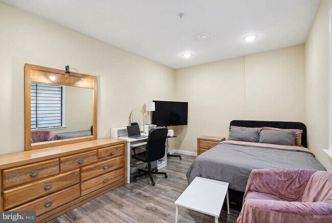 Building Photo - 1611 N 17th St