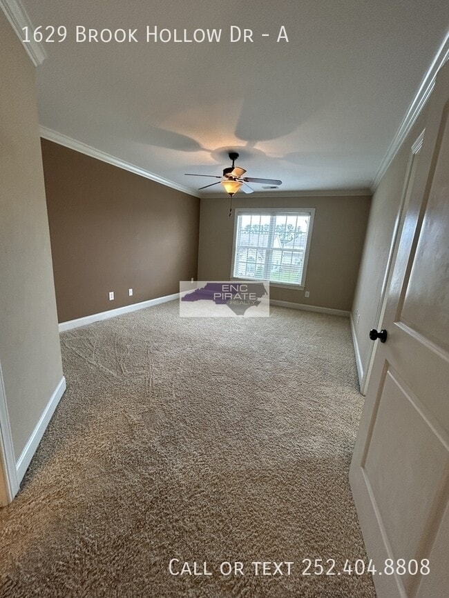Building Photo - 1629 Brook Hollow Dr