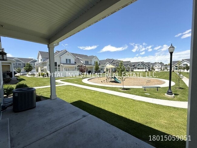 Building Photo - 2774 Lacewood Dr