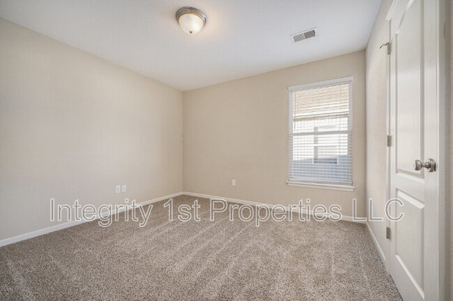 Building Photo - 5931 NW 90th Terrace