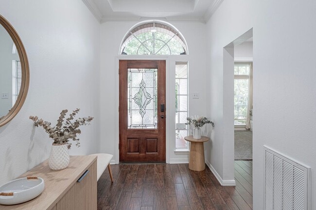 Building Photo - 11 E Sienna Pl