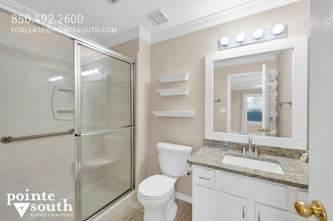 Building Photo - 2200 W 2nd St