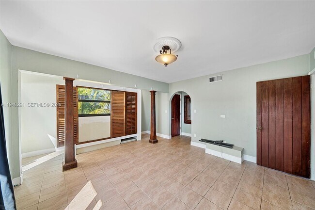 Building Photo - 230 Sunrise Dr