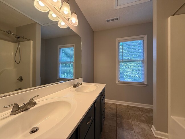 Building Photo - 6714 Amberley Ln