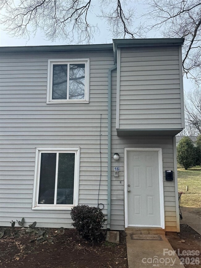 Building Photo - 2022 Harvest Ln