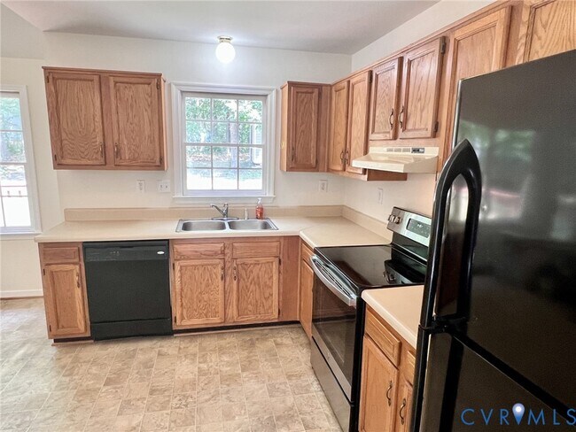 Building Photo - 5633 Lake Sharon Dr