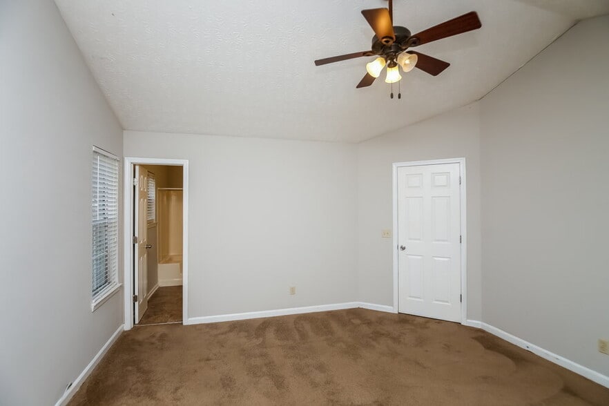 Building Photo - 75 Harrow Ct