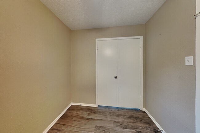 Building Photo - 9906 Dornoch Dr