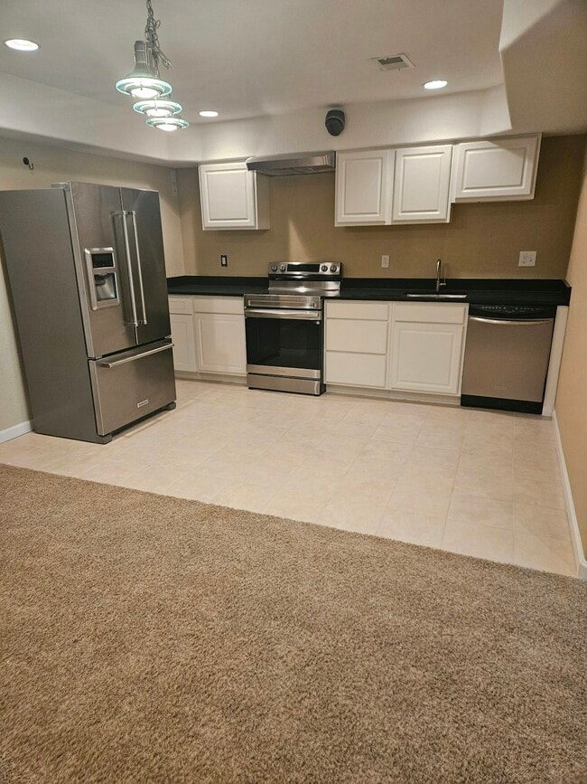 Building Photo - 22580 E Ridge Trail Dr