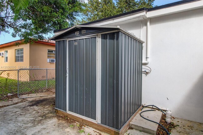 Building Photo - 428 NW 97th St