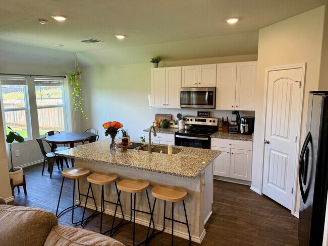 Building Photo - 541 Chaco Lp