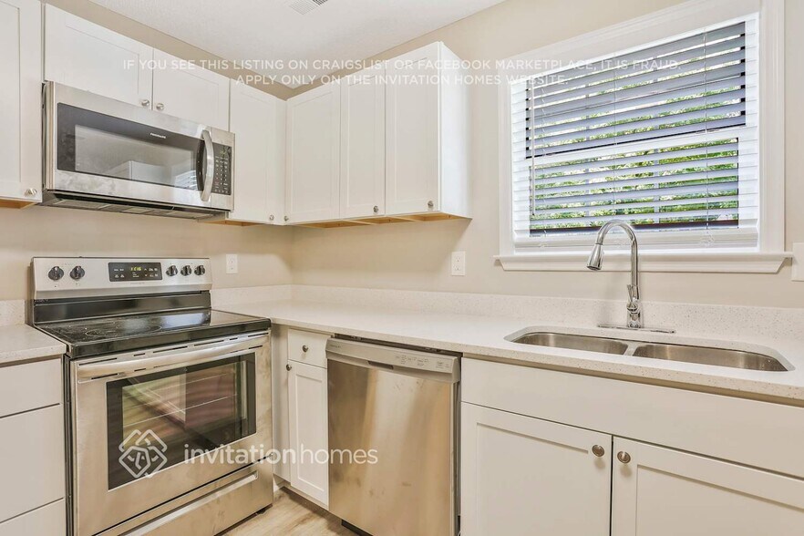 Building Photo - 97 Maygold St