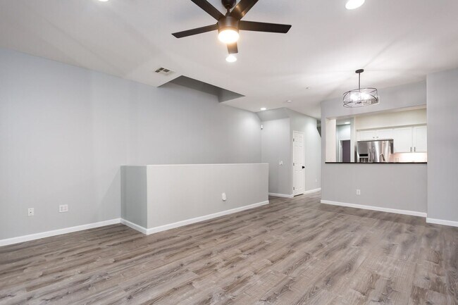 Building Photo - Beautiful Townhome in the heart of East Lake!