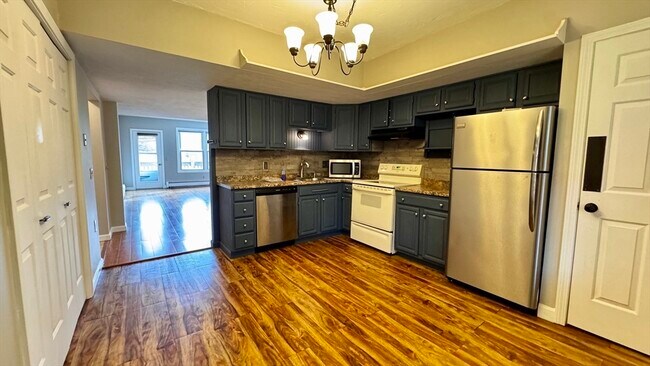 Building Photo - 40 Nashua St