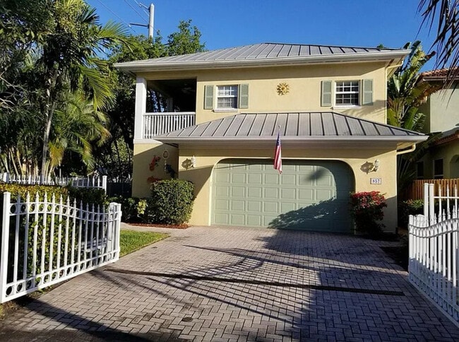 Building Photo - 857 SW 11th Ct